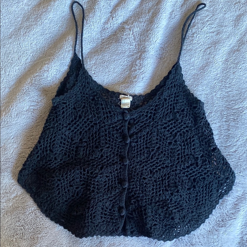 Forever 21 Black Cropped Buttoned Camisole